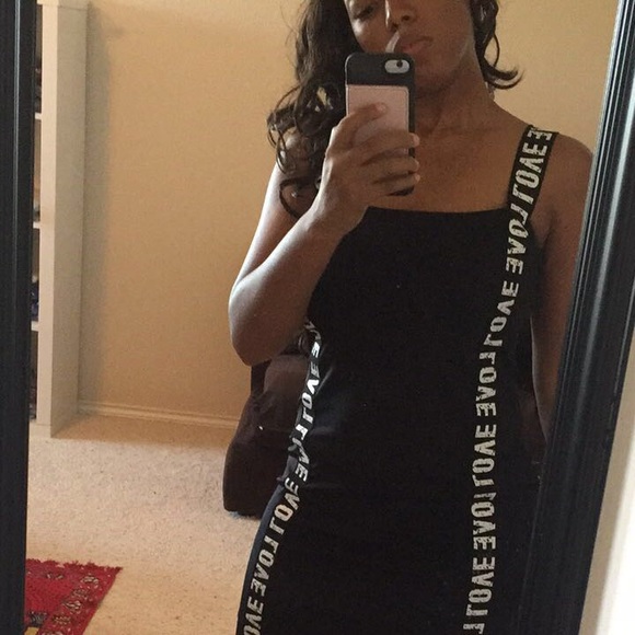 Meet Your Posher, Canisha - Picture 3 of 6